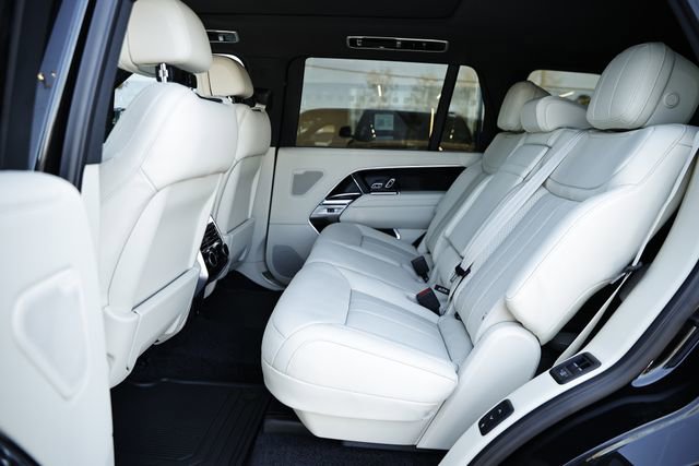 New 2026 Land Rover Range Rover Long Wheelbase SE image 33