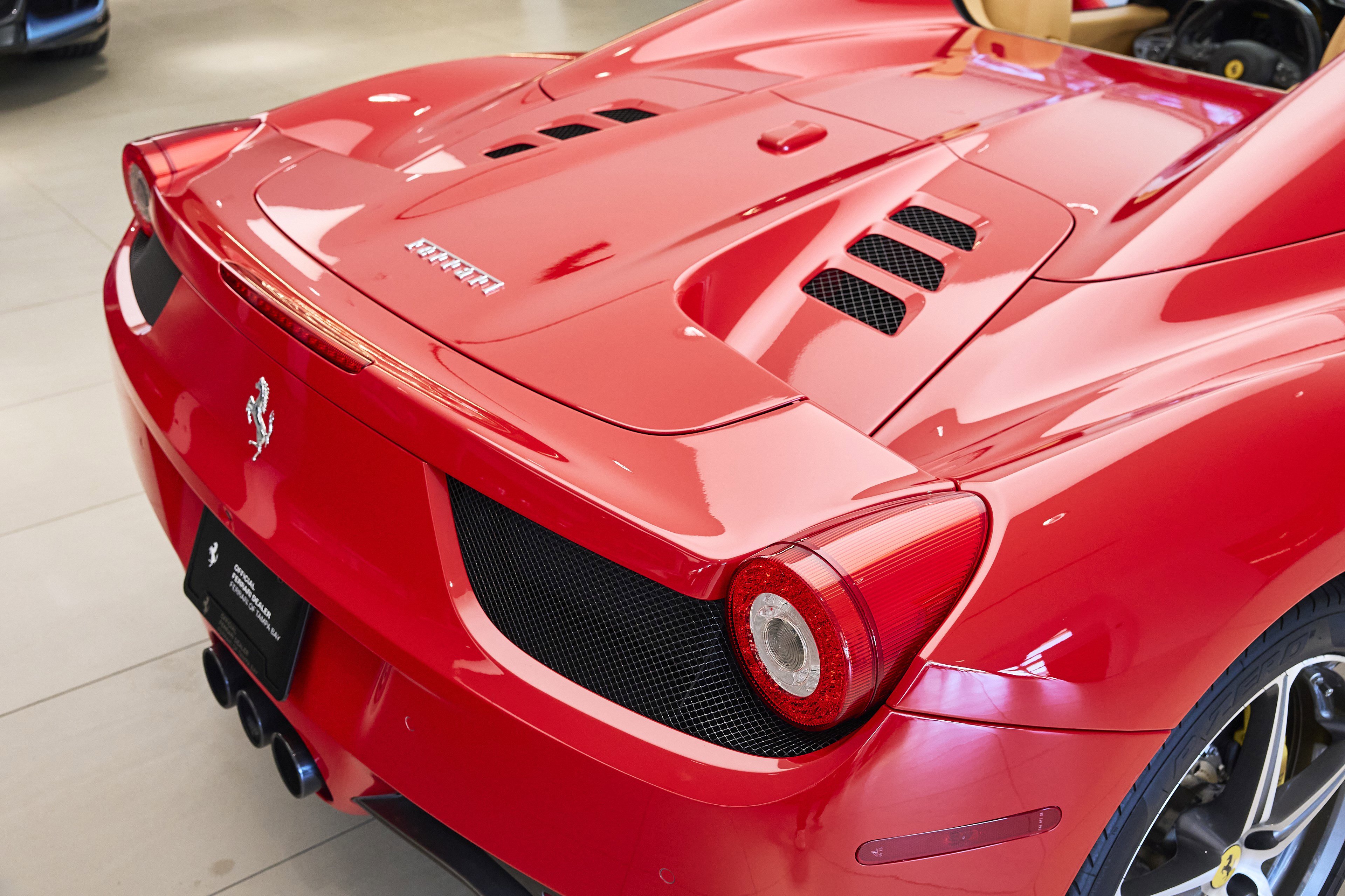 Used 2014 Ferrari 458 Spider image 39