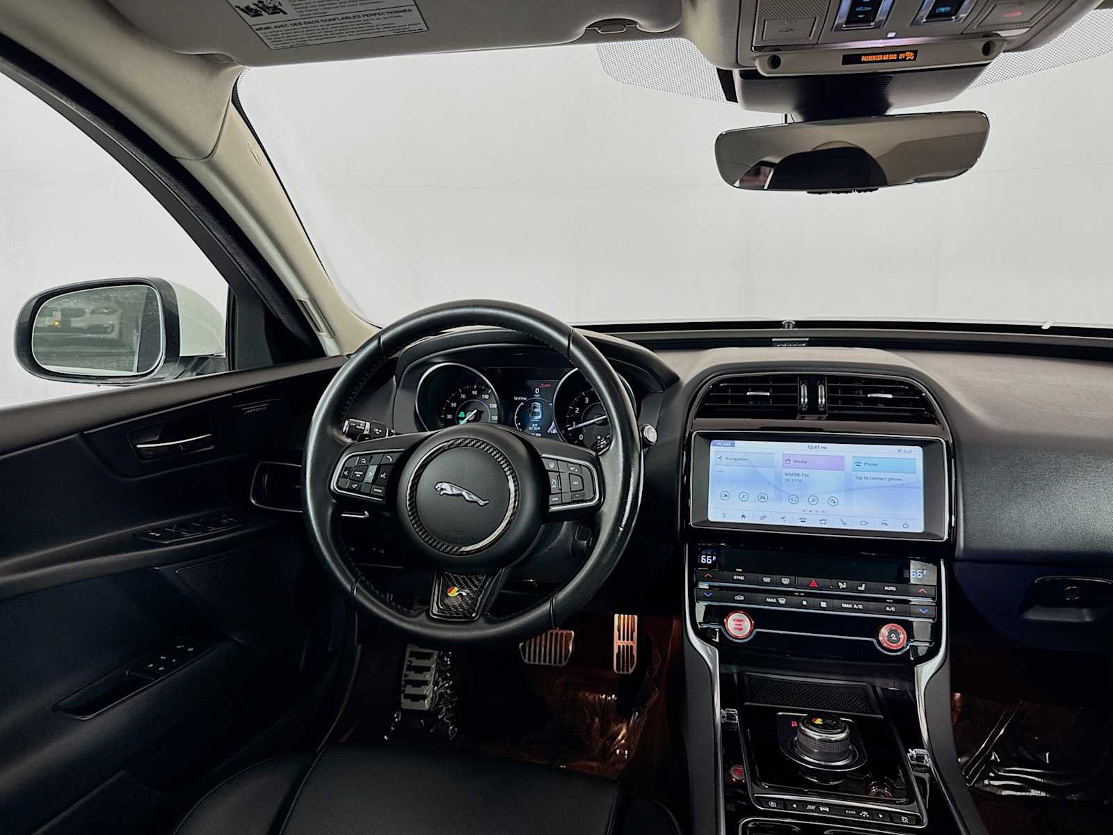 Used 2019 Jaguar XE Premium AWD/4WD image 24