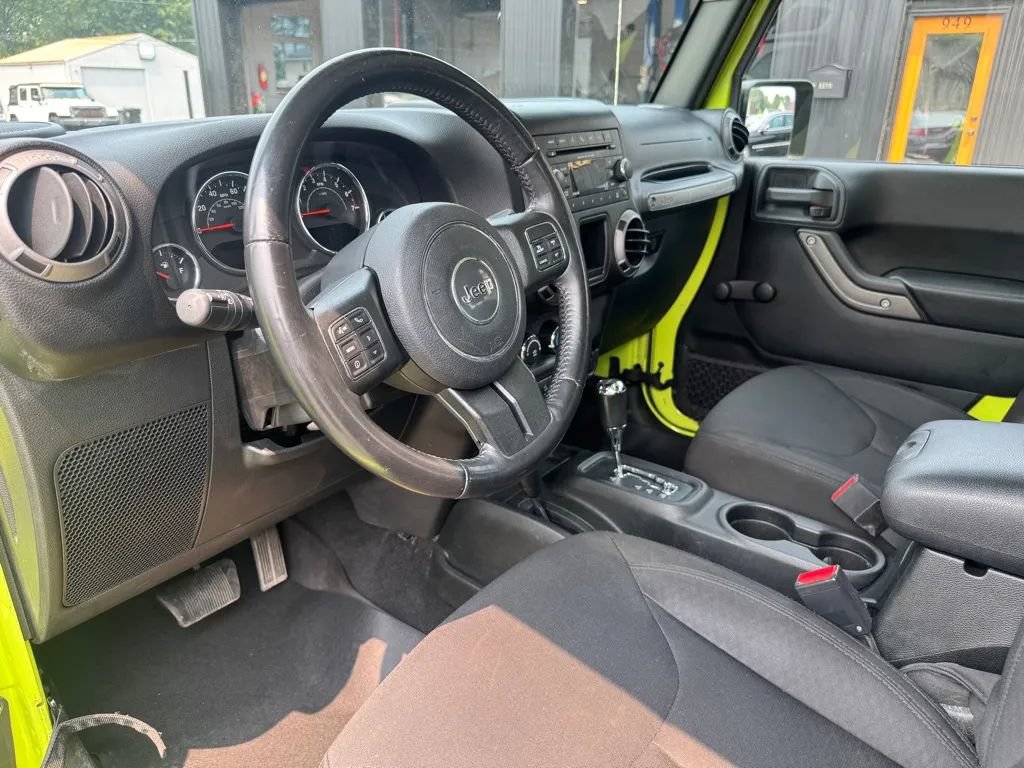 Used 2016 Jeep Wrangler Unlimited Sport w/ Max Tow Package AWD/4WD image 5