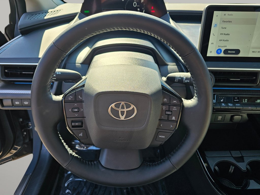 Used 2025 Toyota Prius XLE image 6