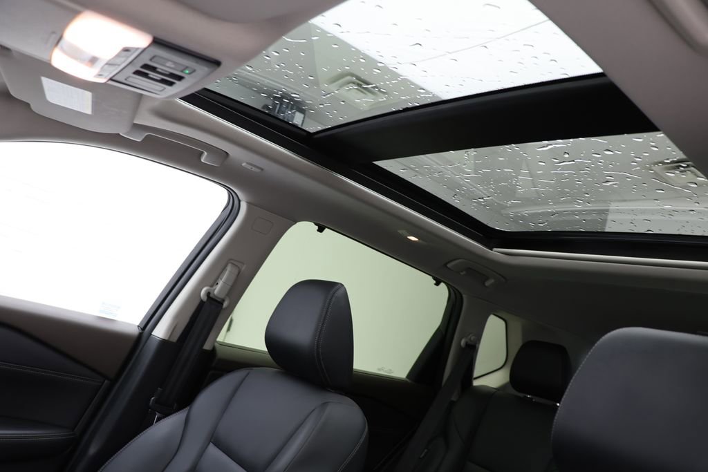 Used 2023 Nissan Rogue SV w/ SV Premium B Package image 16