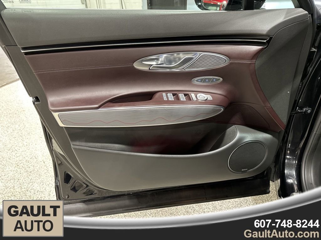 Used 2022 Genesis GV70 2.5T w/ Advanced Package image 14