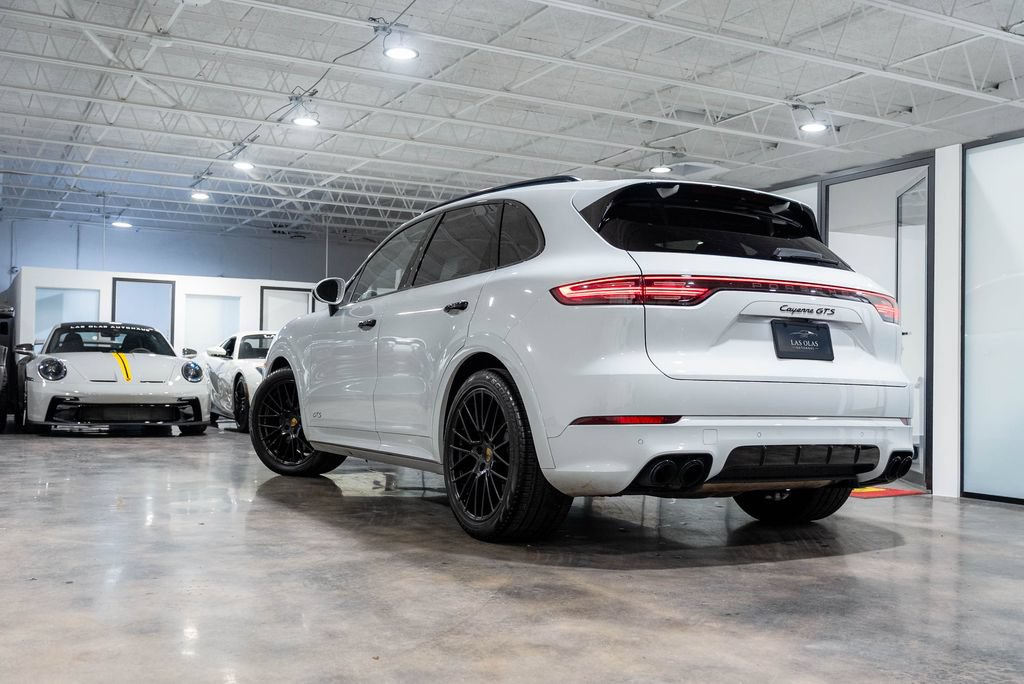 Used 2021 Porsche Cayenne GTS AWD/4WD image 31