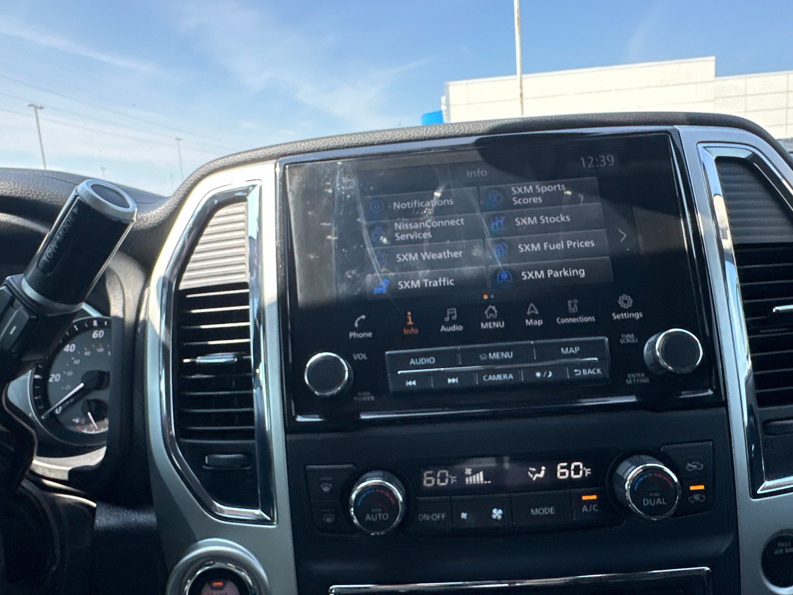 Used 2020 Nissan Titan SV w/ SV Convenience Package AWD/4WD image 57