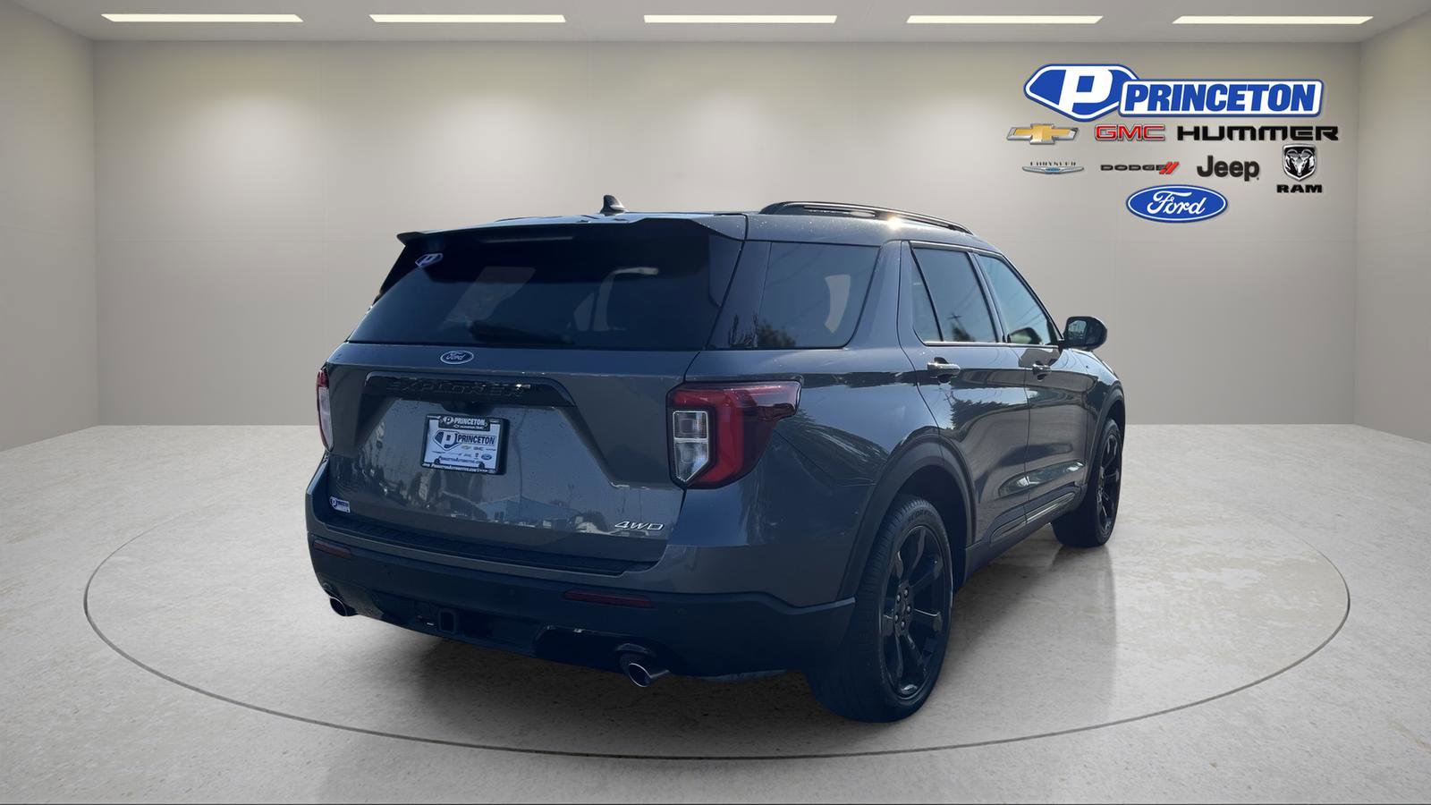 Used 2024 Ford Explorer ST-Line w/ Class IV Trailer Tow Package image 8