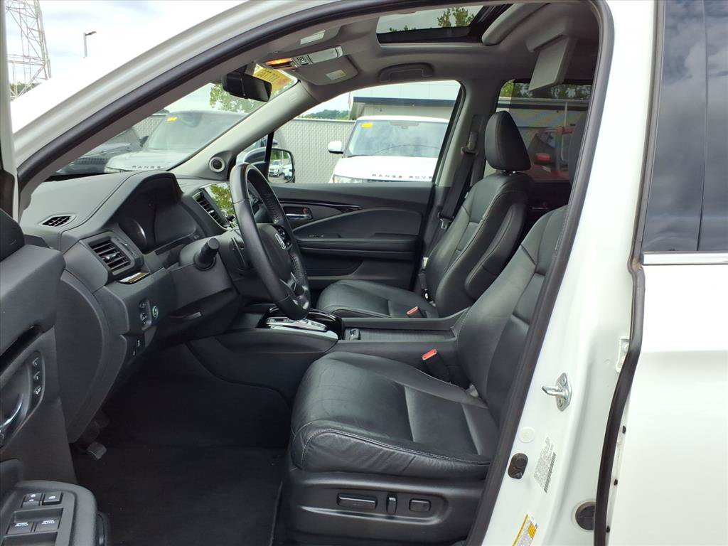 Used 2022 Honda Pilot Touring image 11