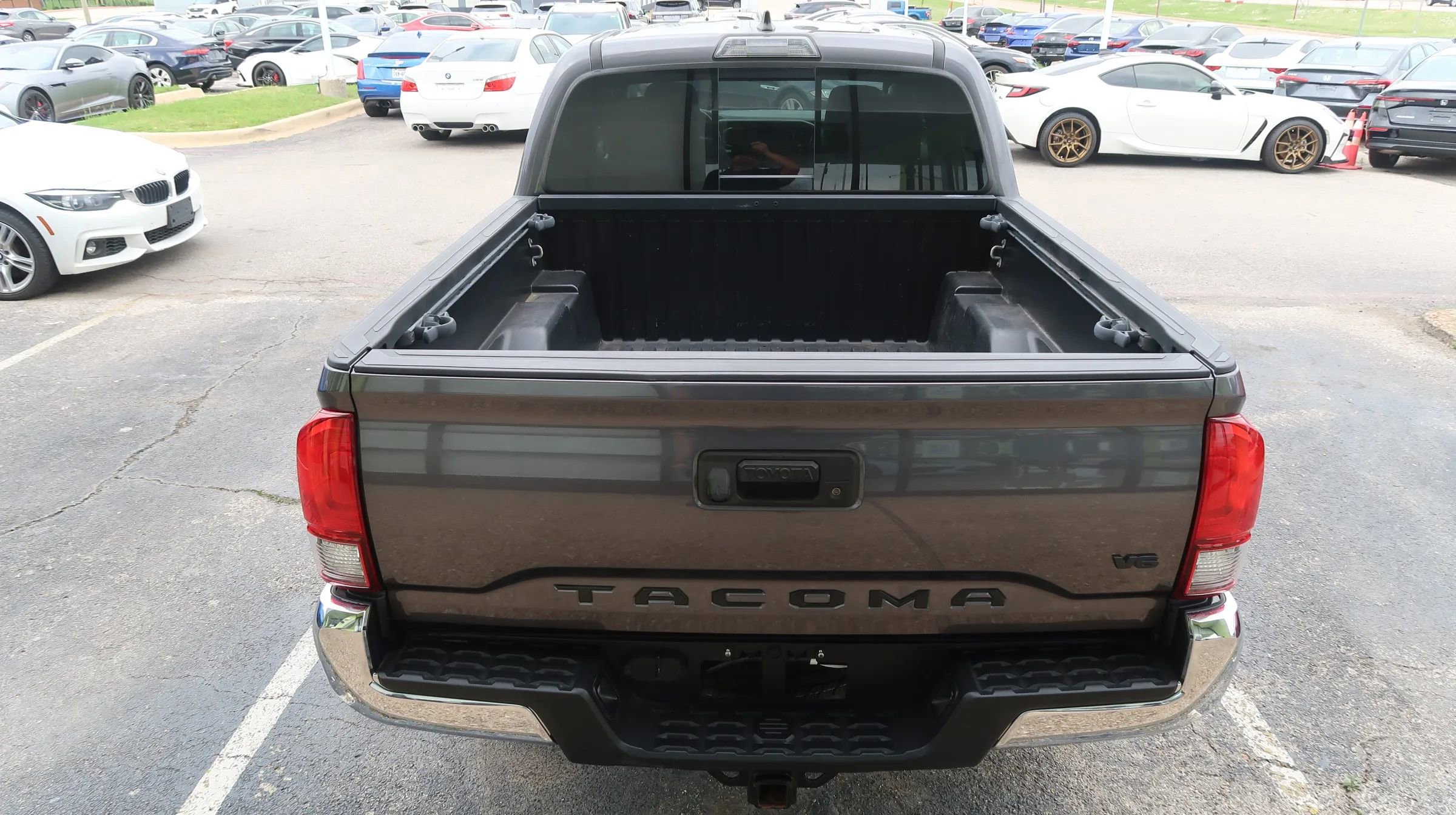 Used 2018 Toyota Tacoma TRD Off-Road AWD/4WD image 11