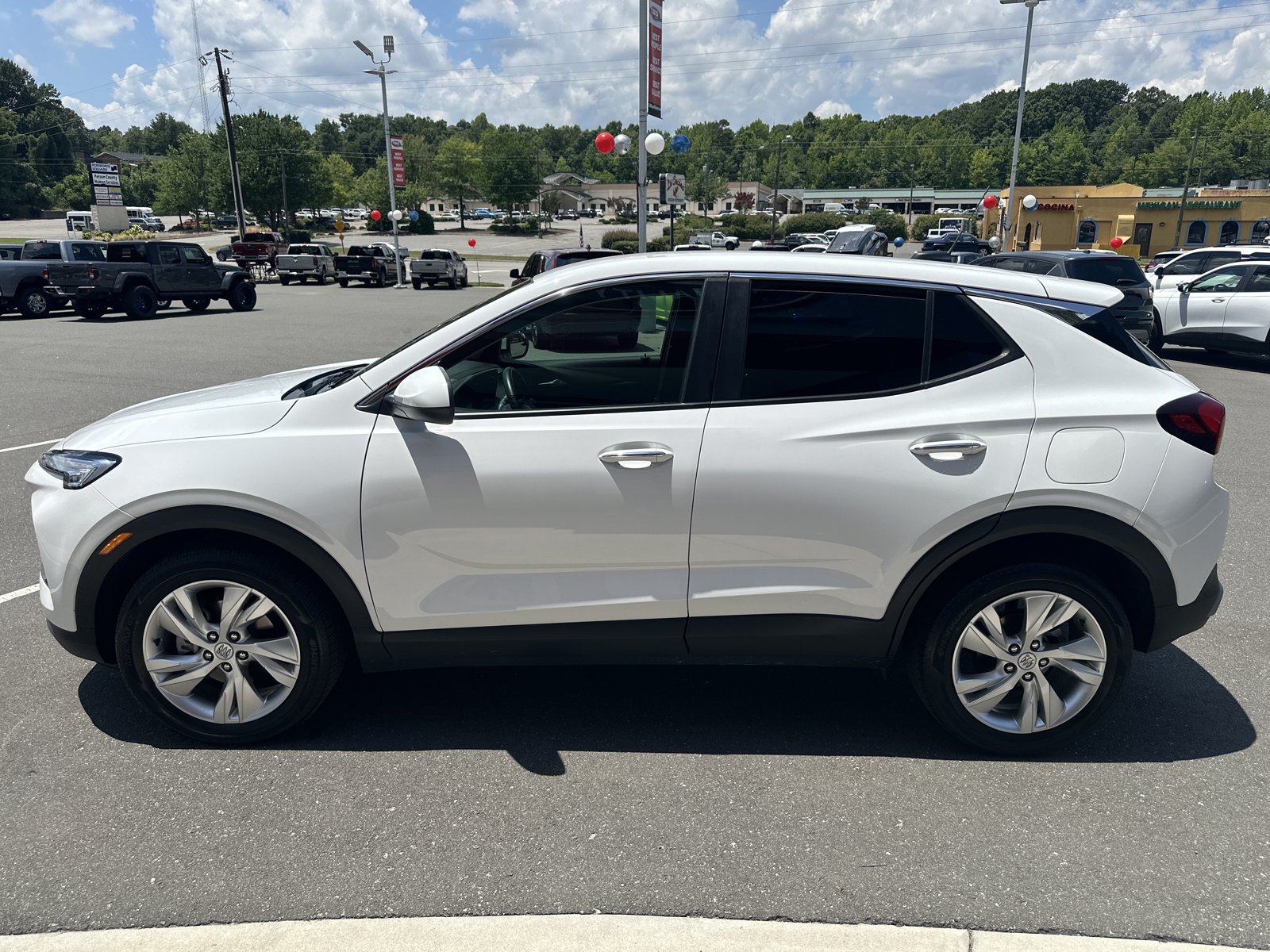 Used 2024 Buick Encore GX Preferred FWD image 5