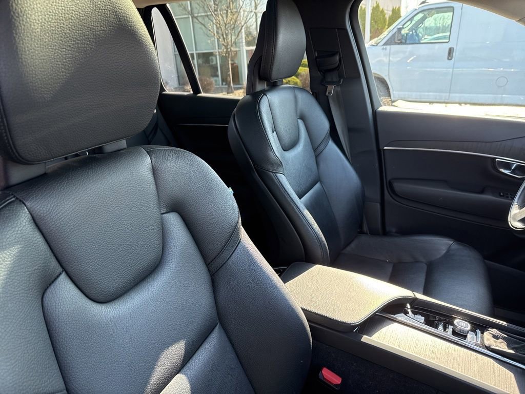 Used 2020 Volvo XC90 T6 Momentum image 29