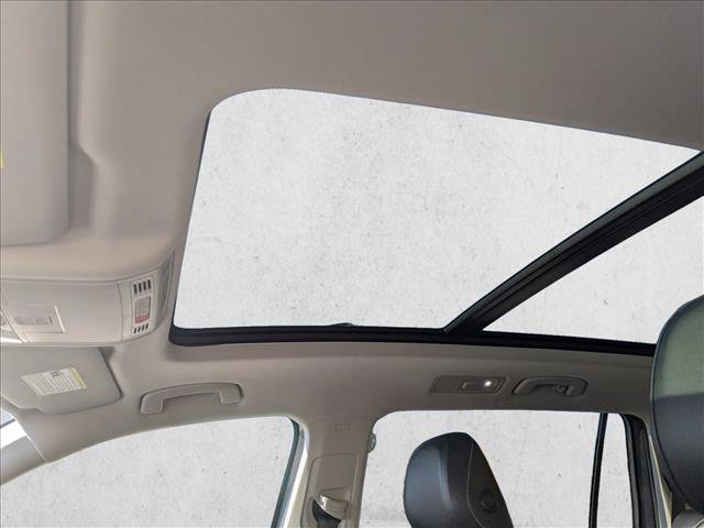 Used 2022 Volkswagen Tiguan SE image 23