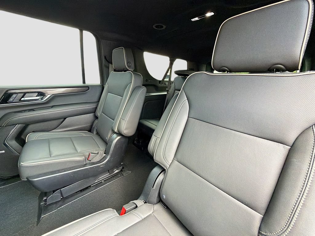 Used 2025 GMC Yukon XL Elevation w/ LPO, Floor Liner Package AWD/4WD image 12
