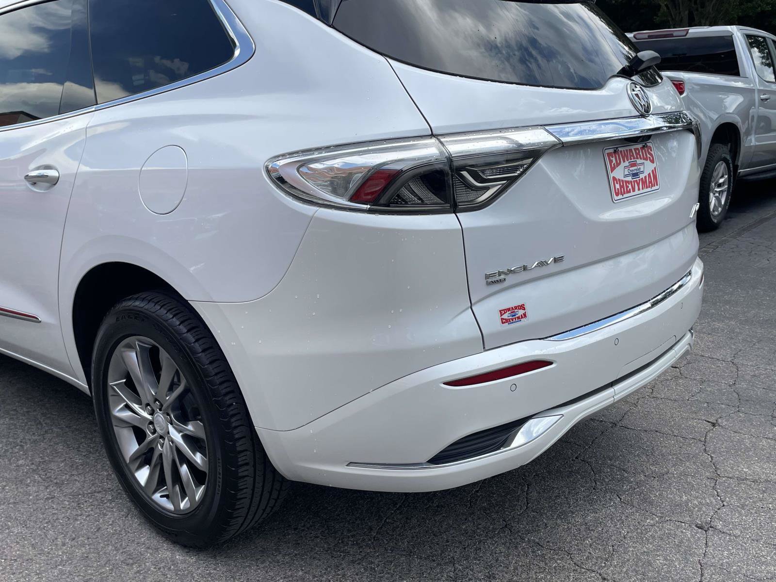 Used 2022 Buick Enclave Avenir w/ Trailering Package, 5000 lbs. AWD/4WD image 32