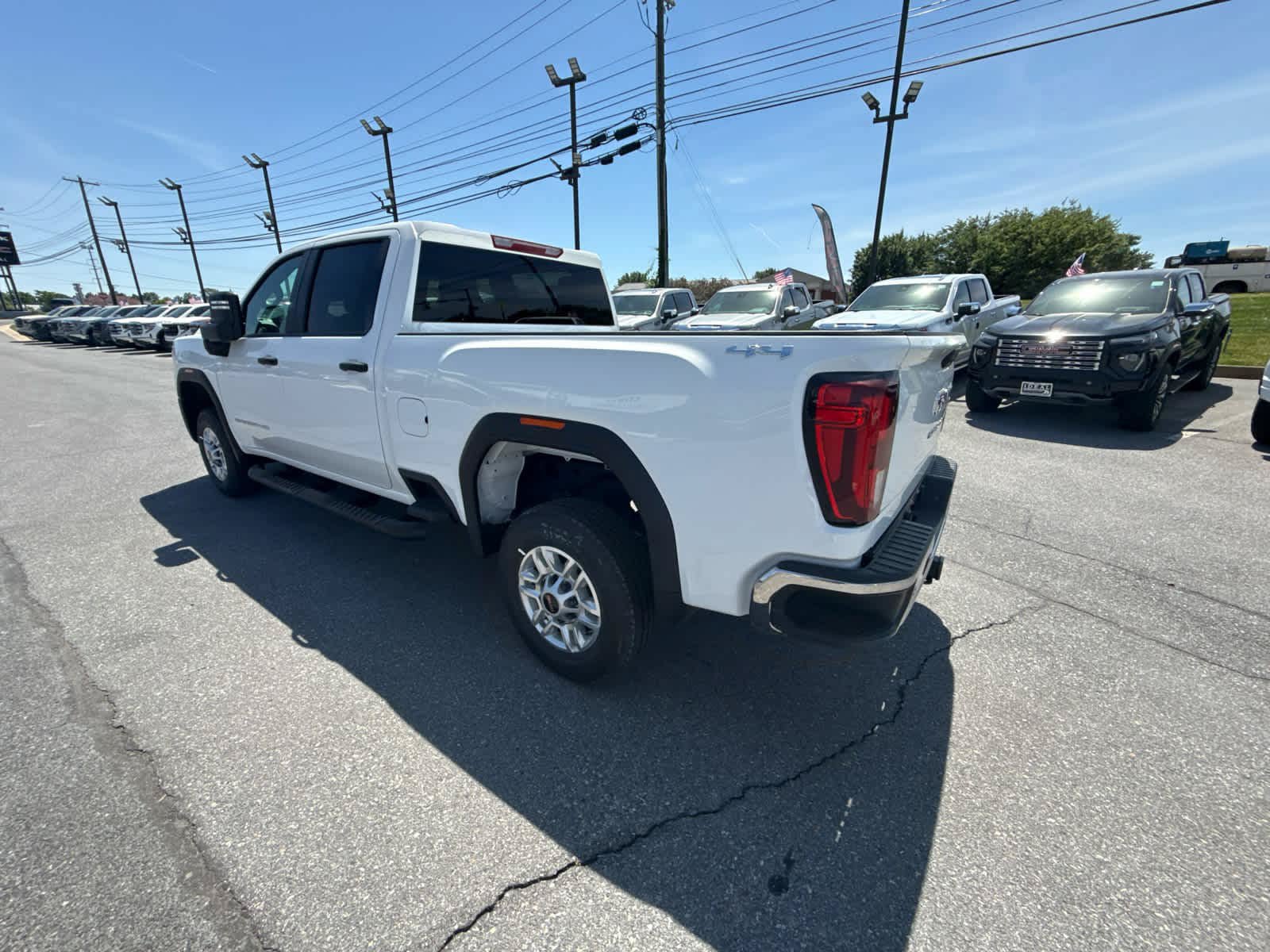 New 2026 GMC Sierra 2500 Pro w/ 1SA Pro Safety Plus Package AWD/4WD image 10