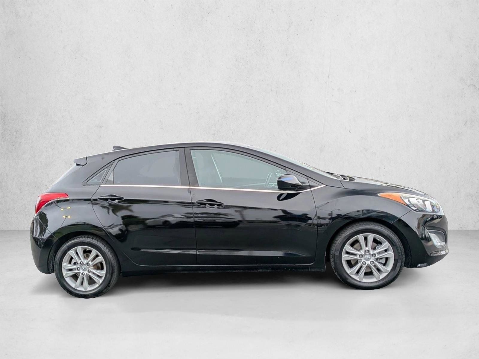 Used 2013 Hyundai Elantra GT FWD image 5