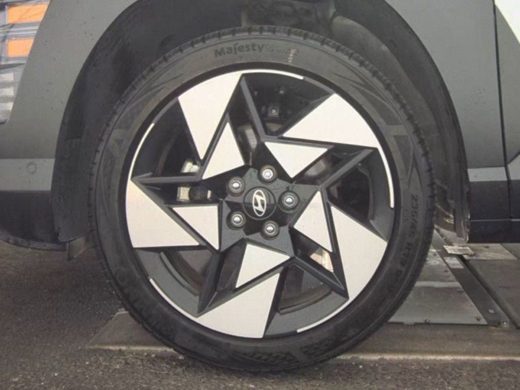 Used 2024 Hyundai Kona Limited AWD/4WD image 19