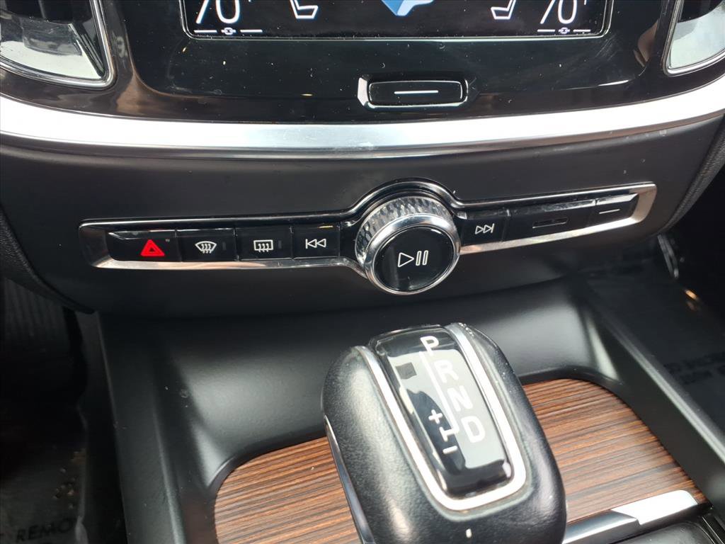 Used 2021 Volvo V60 T5 Cross Country image 24