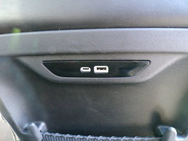 Used 2024 Chrysler Pacifica Touring-L image 14