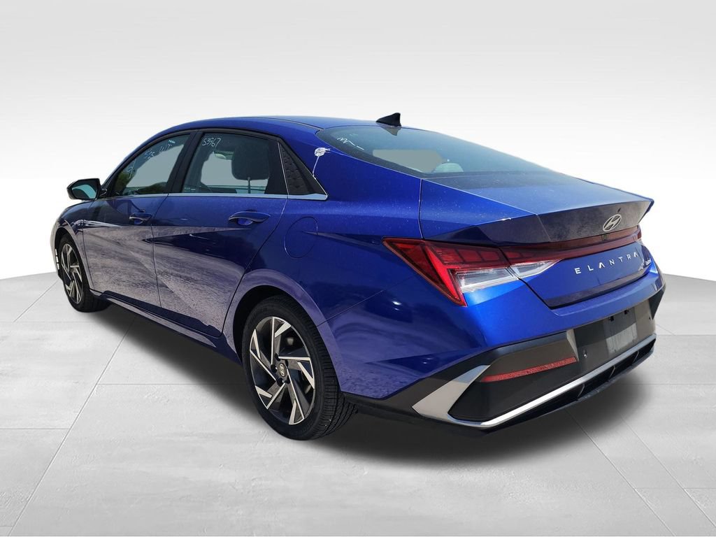 Used 2024 Hyundai Elantra Limited FWD image 6