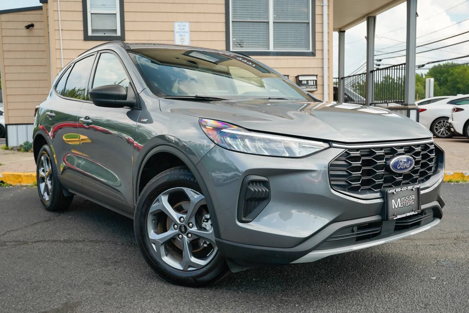 Used 2025 Ford Escape ST-Line AWD/4WD image 3