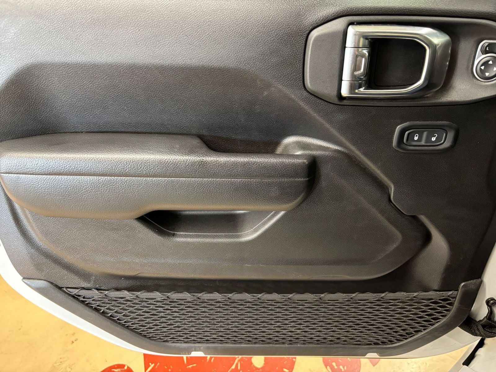 Used 2025 Jeep Wrangler Unlimited Sport AWD/4WD image 18