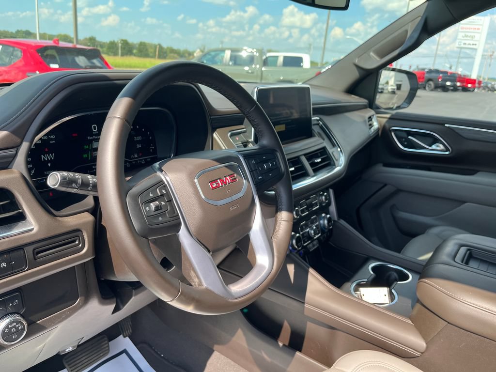 Used 2024 GMC Yukon SLT AWD/4WD image 14