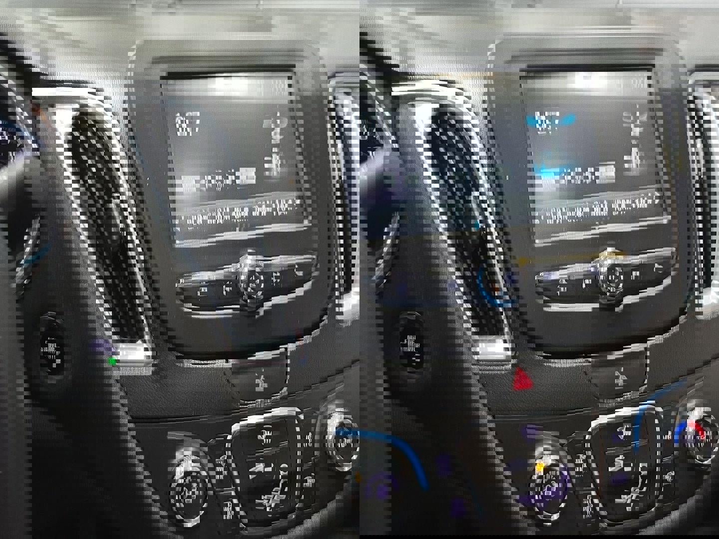 Used 2018 Chevrolet Malibu LT image 12