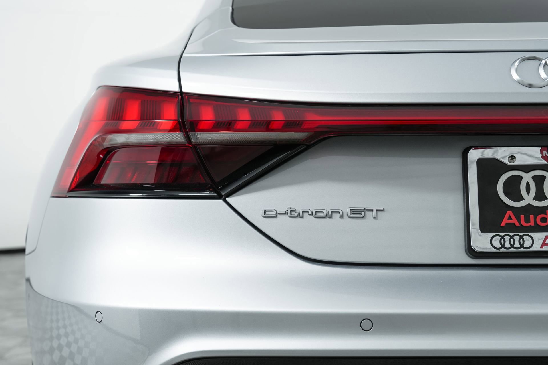 Used 2022 Audi e-tron GT Prestige image 15