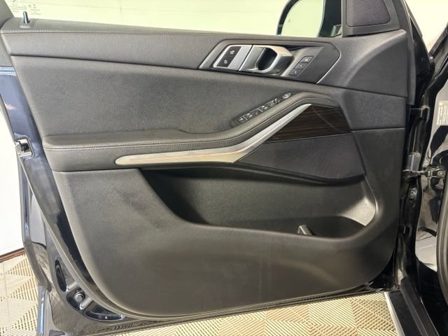 Used 2019 BMW X5 xDrive40i w/ Premium Package 2 AWD/4WD image 10