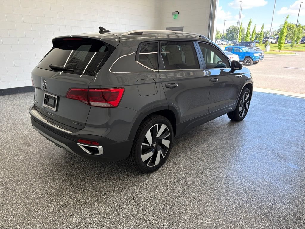 Certified 2024 Volkswagen Taos SEL AWD/4WD image 5