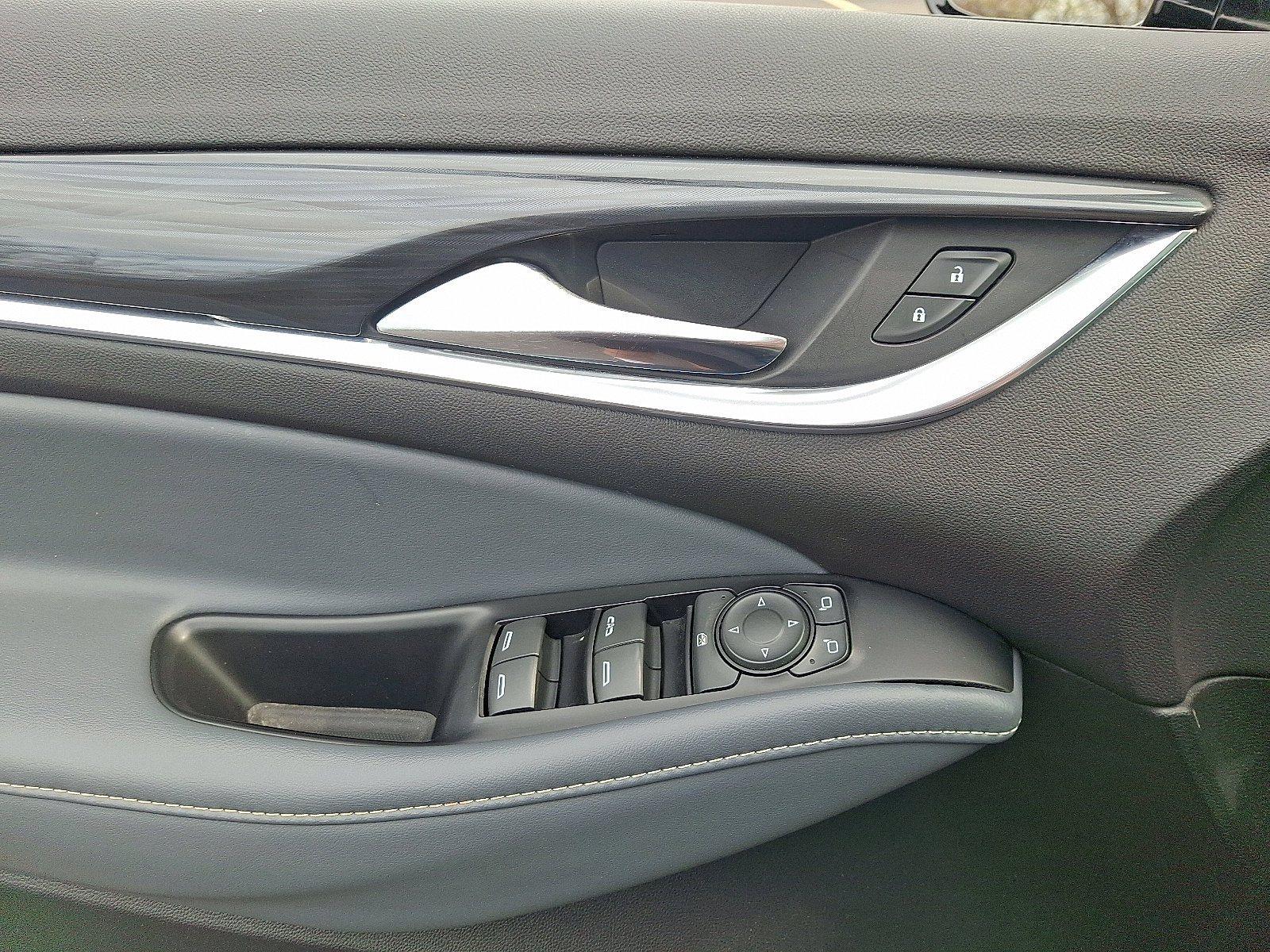 Used 2023 Buick Enclave Essence w/ Experience Buick Package image 13