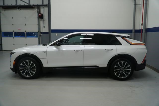 Certified 2024 Cadillac Lyriq Sport AWD/4WD image 2