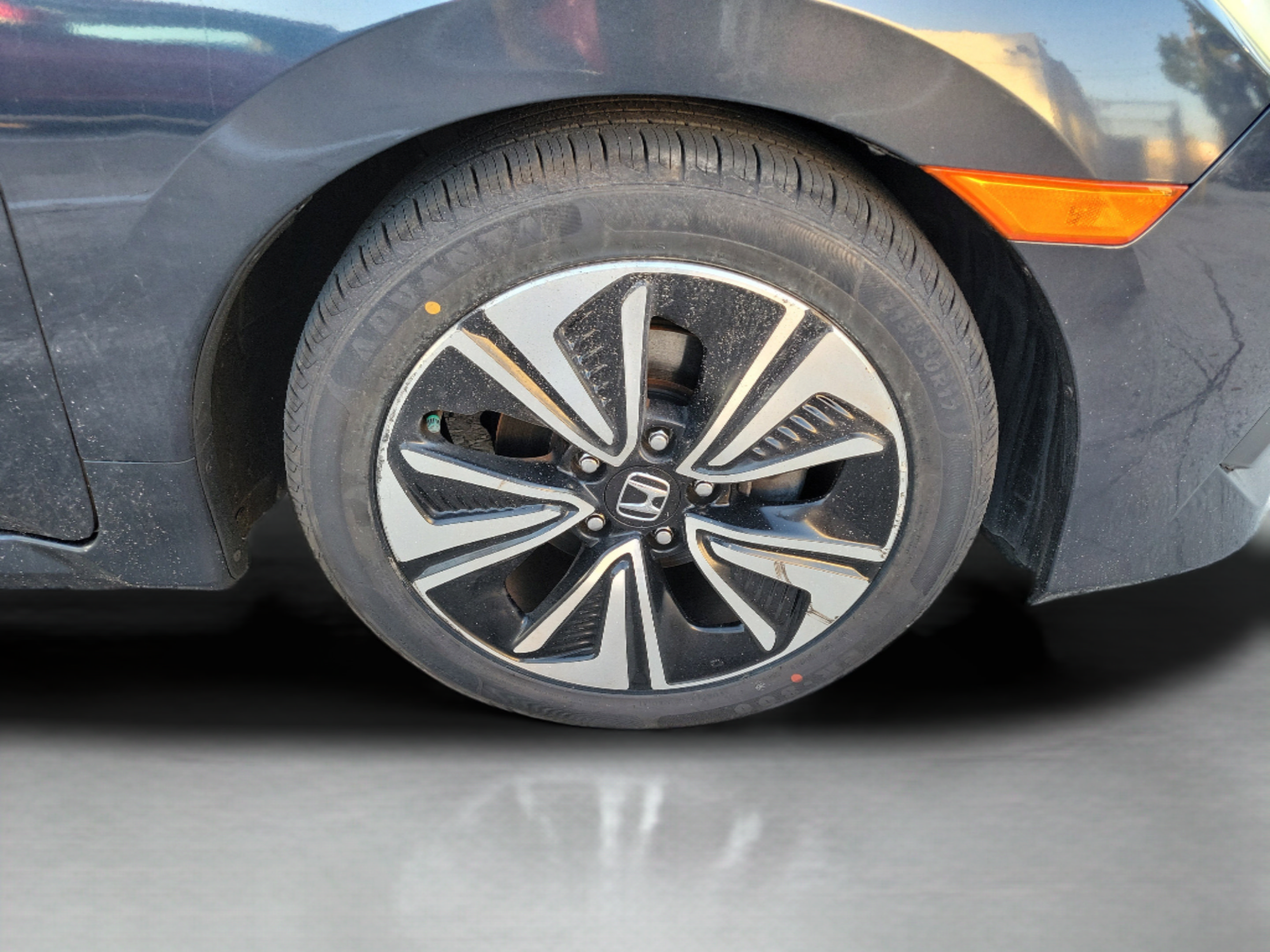 Used 2018 Honda Civic EX-L image 30
