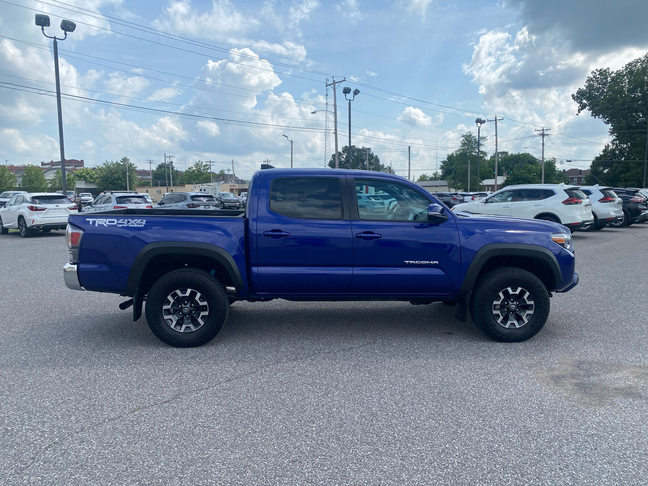 Used 2022 Toyota Tacoma TRD Off-Road image 4