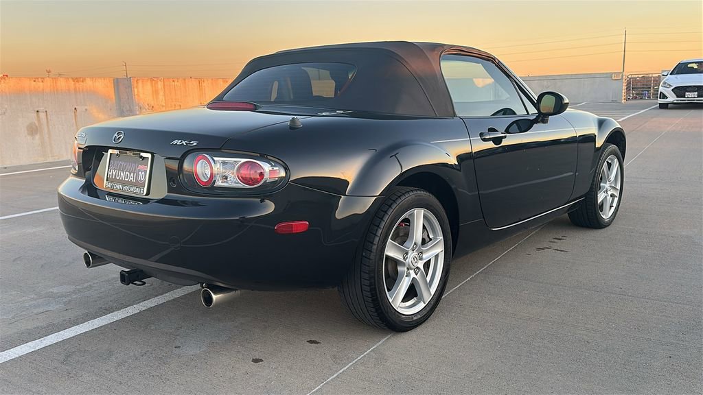Used 2006 MAZDA MX-5 Miata Touring image 14