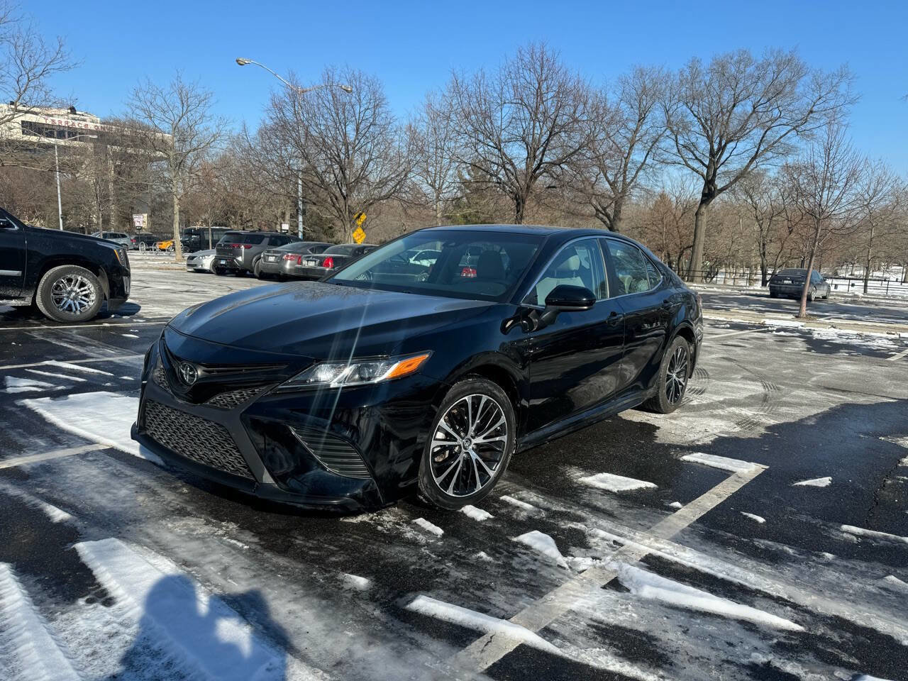 Used 2018 Toyota Camry SE w/ Protection Package (Q2) image 1