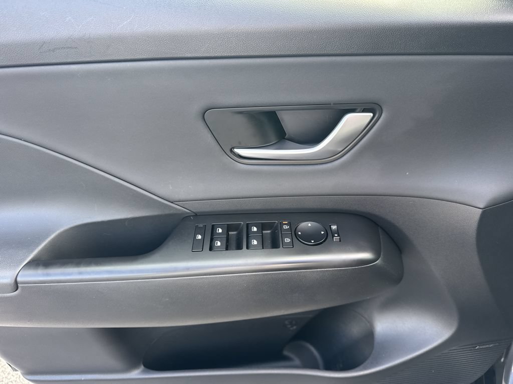Used 2024 Hyundai Kona Limited AWD/4WD image 10