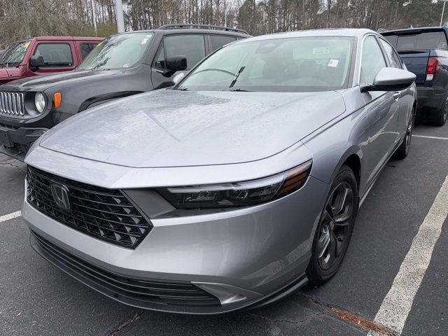 Used 2023 Honda Accord EX image 1