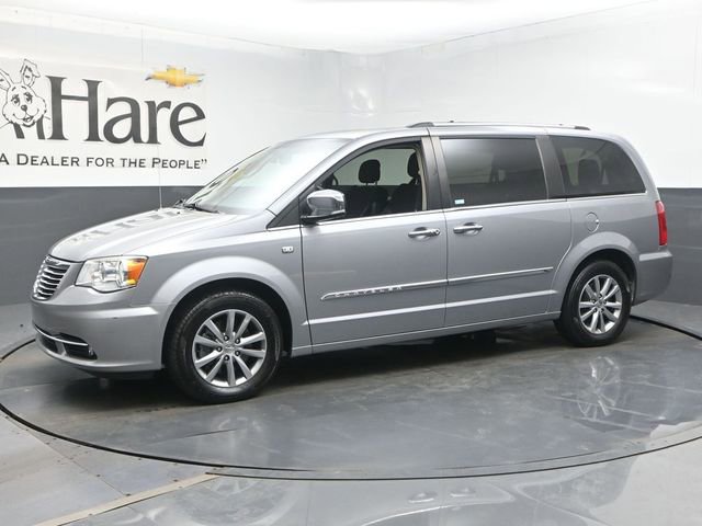 Used 2014 Chrysler Town & Country Touring-L image 32