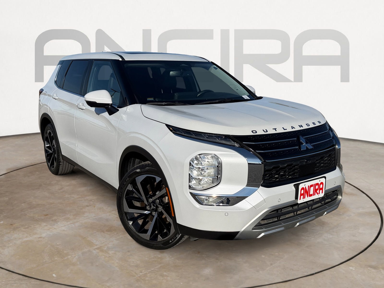 Used 2023 Mitsubishi Outlander SE Black Edition image 4