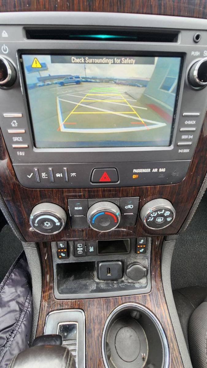 Used 2016 Chevrolet Traverse LT w/ Style and Technology Package FWD image 24