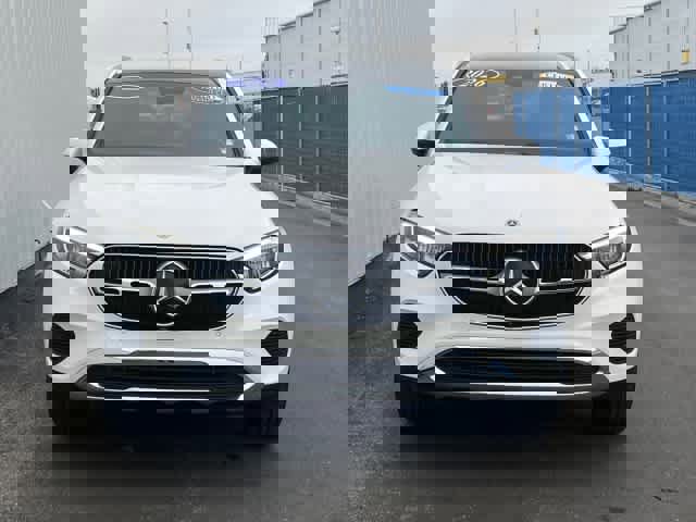 Used 2026 Mercedes-Benz GLC 300 image 2