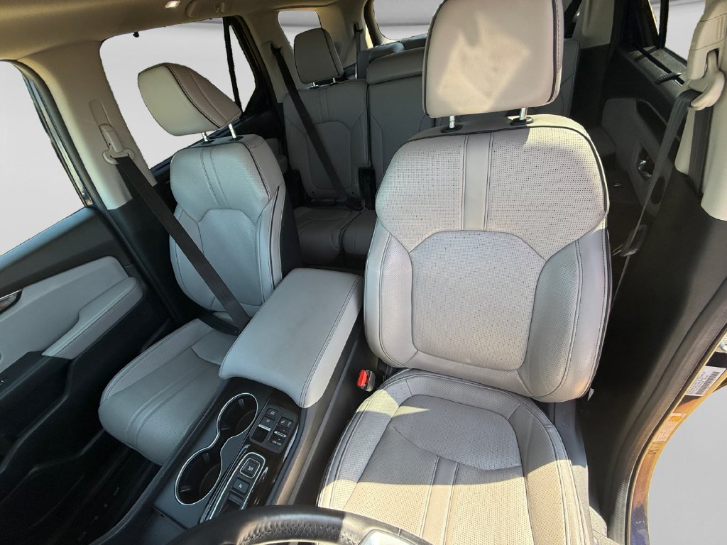 Used 2025 Honda Pilot Elite image 23
