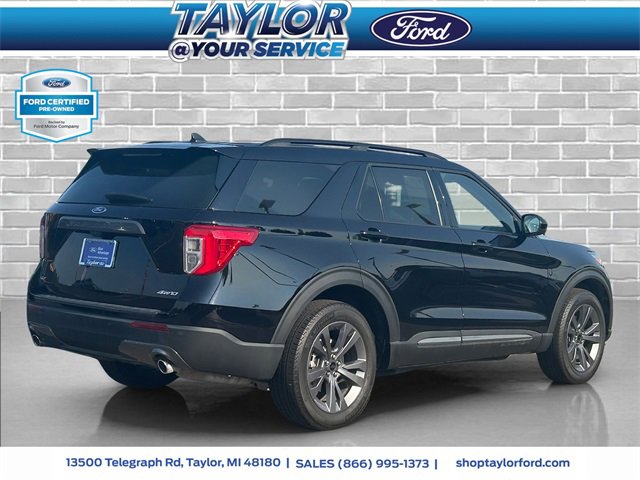 Certified 2023 Ford Explorer XLT w/ Equipment Group 202A image 3