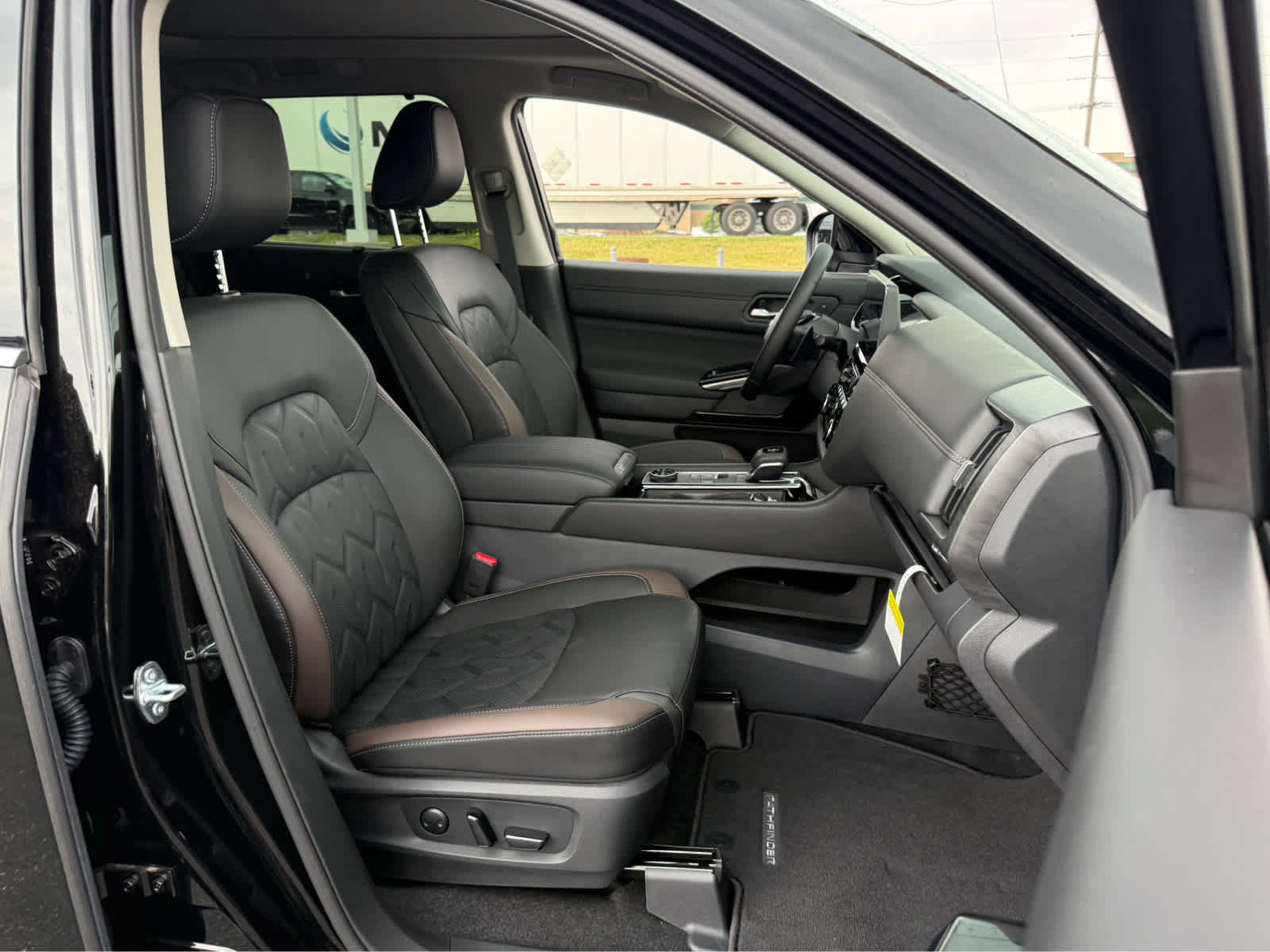 New 2026 Nissan Pathfinder Platinum AWD/4WD image 22
