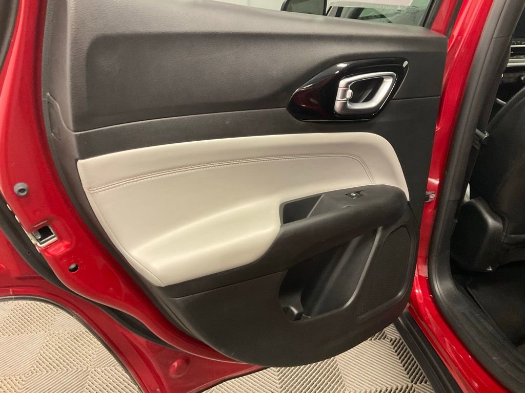 Used 2024 Jeep Compass Limited image 29