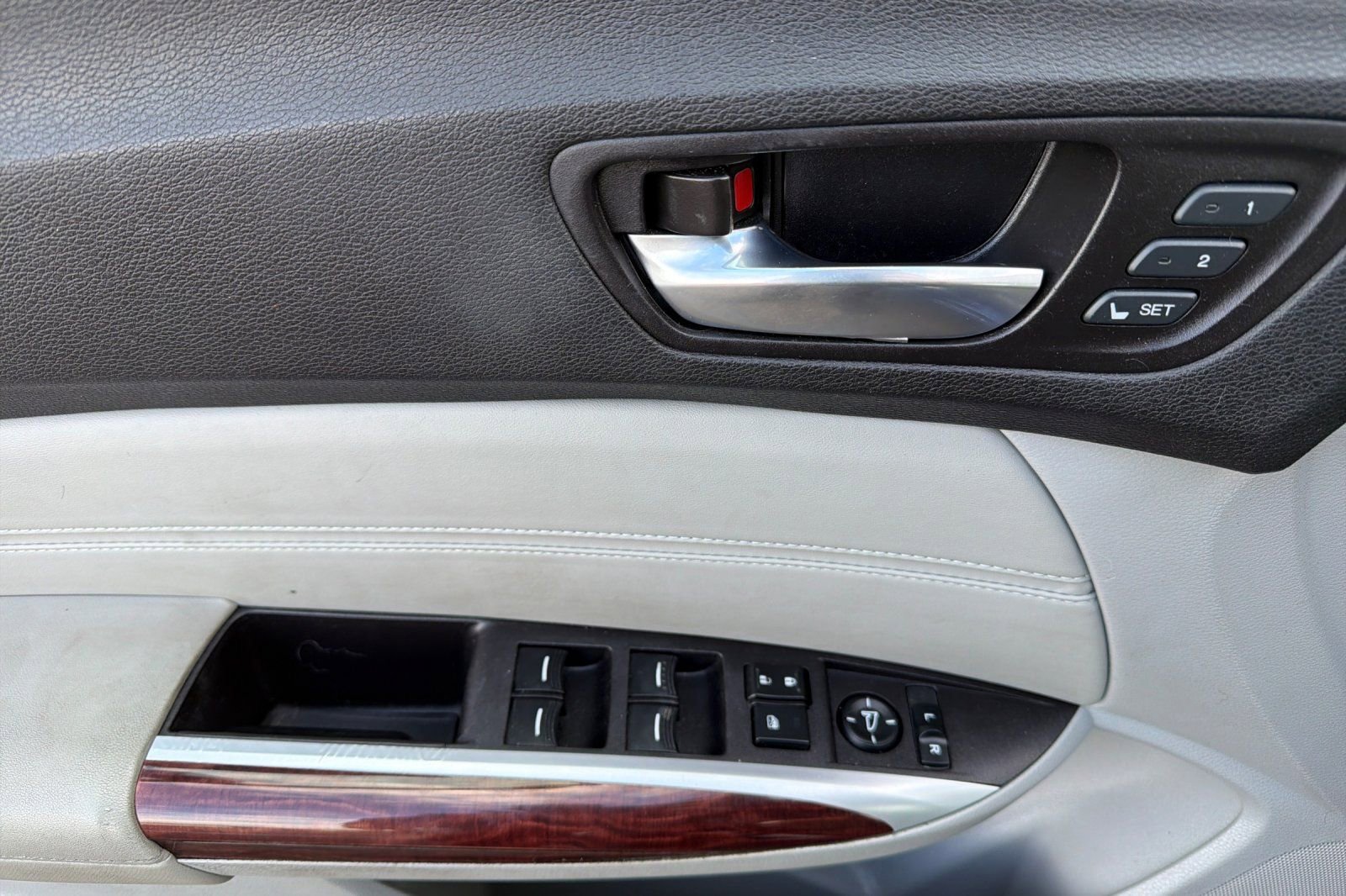 Used 2015 Acura TLX image 10