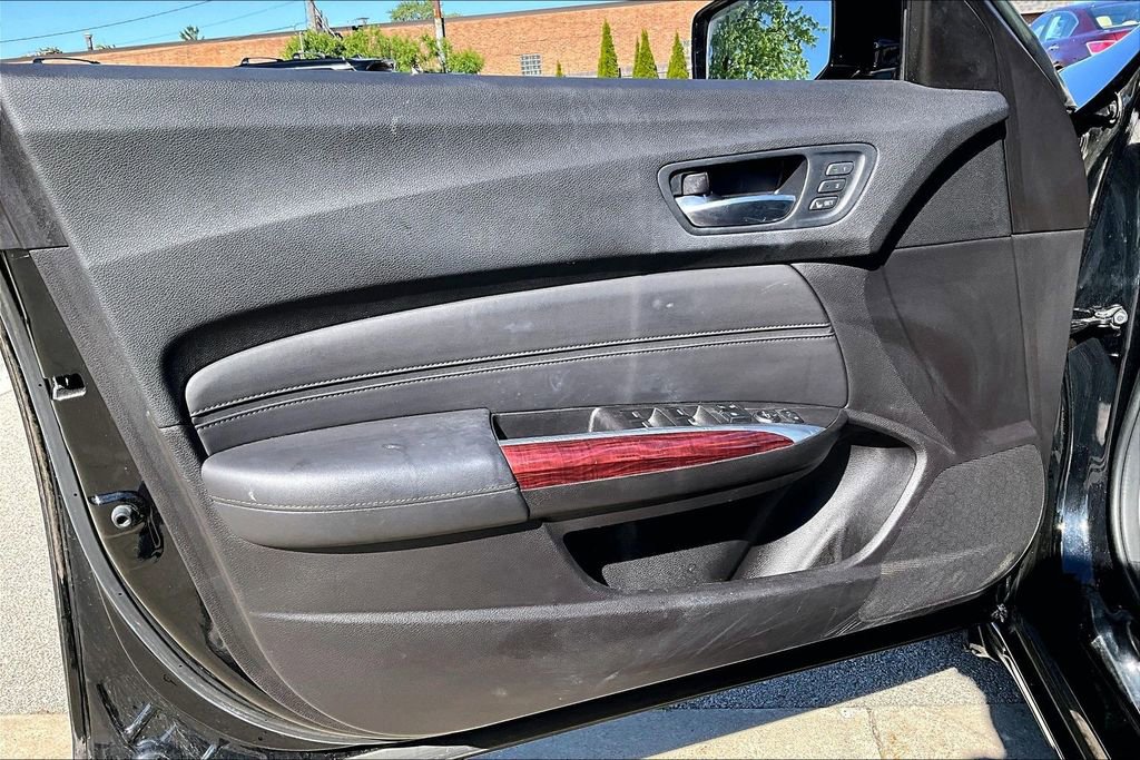 Used 2016 Acura TLX FWD image 11