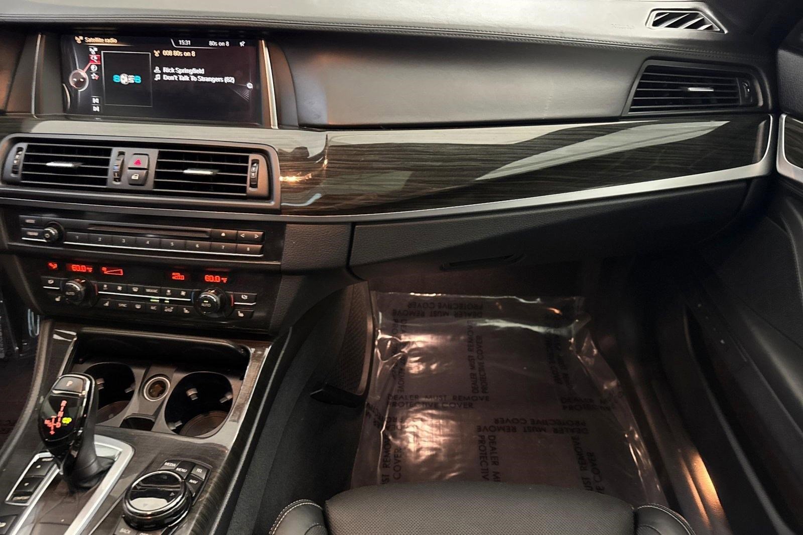 Used 2016 BMW 550i xDrive Sedan AWD/4WD image 30