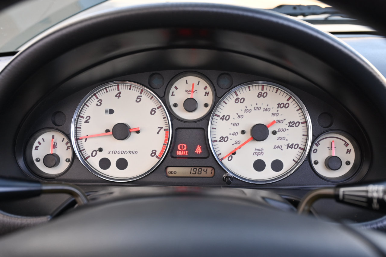 Used 2002 MAZDA MX-5 Miata RWD image 41